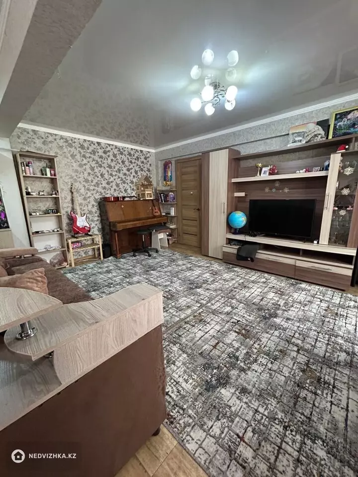 2-комнатная квартира, этаж 4 из 5, 46 м²