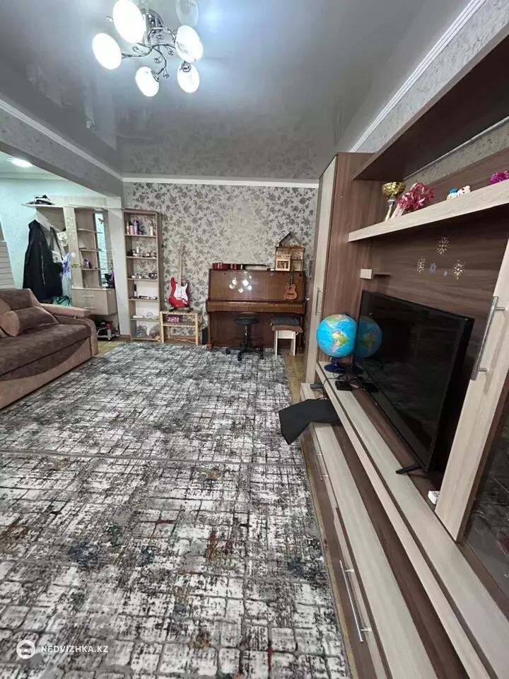 2-комнатная квартира, этаж 4 из 5, 46 м², фотография 3