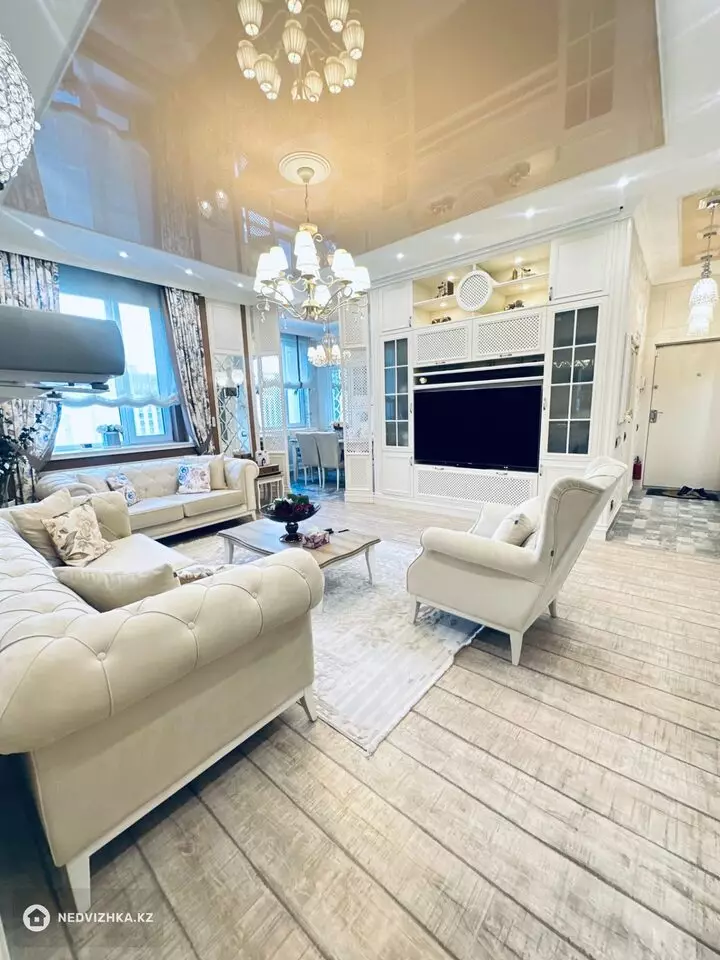 4-комнатная квартира, этаж 8 из 7, 97 м², фотография 2