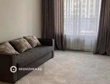 1-комнатная квартира, этаж 3 из 9, 44 м², миниатюра 1