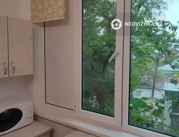3-комнатная квартира, этаж 3 из 5, 64 м², миниатюра 11