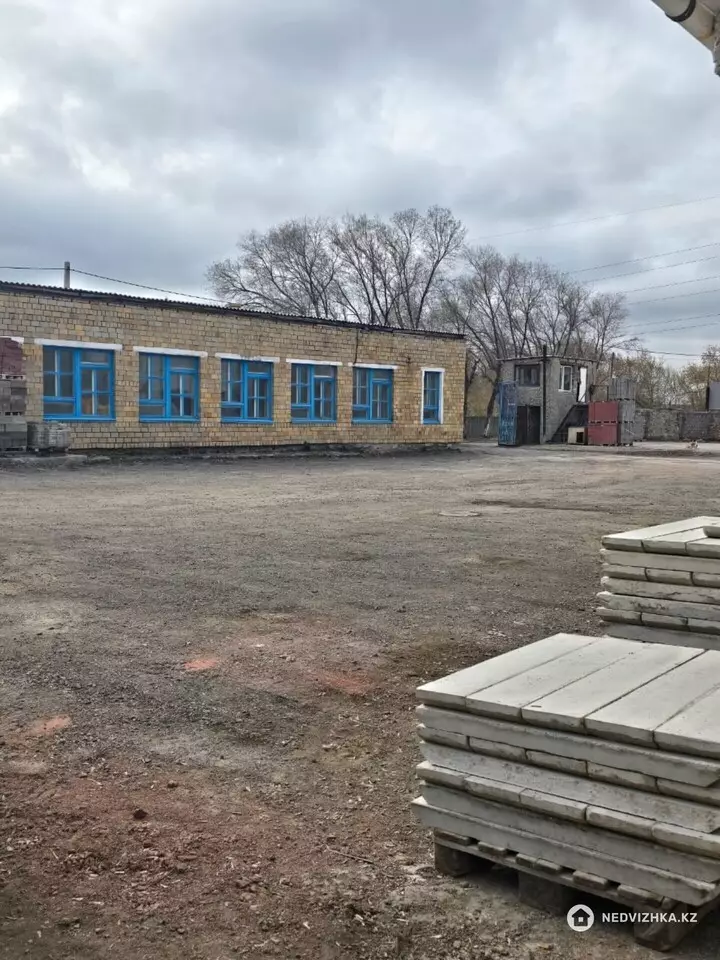 Помещение, этаж 1 из 1, 1 200 м²