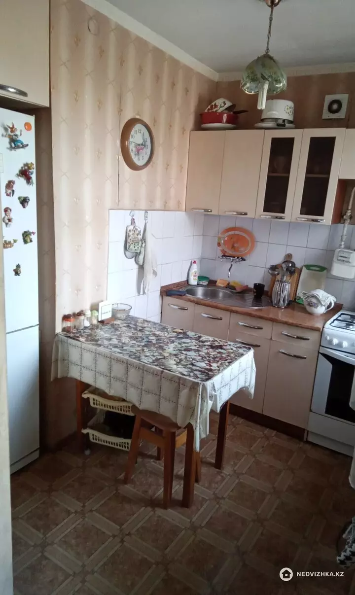 3-комнатная квартира, этаж 4 из 5, 58 м², фотография 2