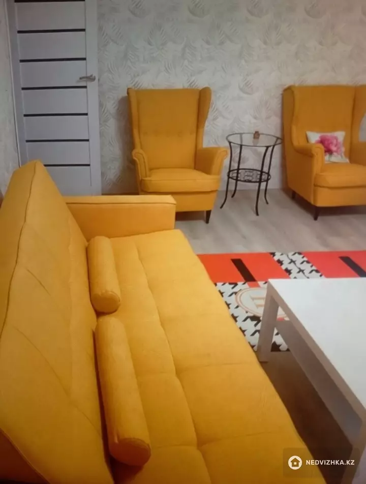 2-комнатная квартира, этаж 8 из 9, 60 м², На длительный срок, фотография 2