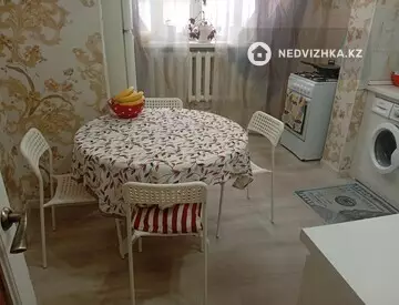 2-комнатная квартира, этаж 8 из 9, 60 м², На длительный срок