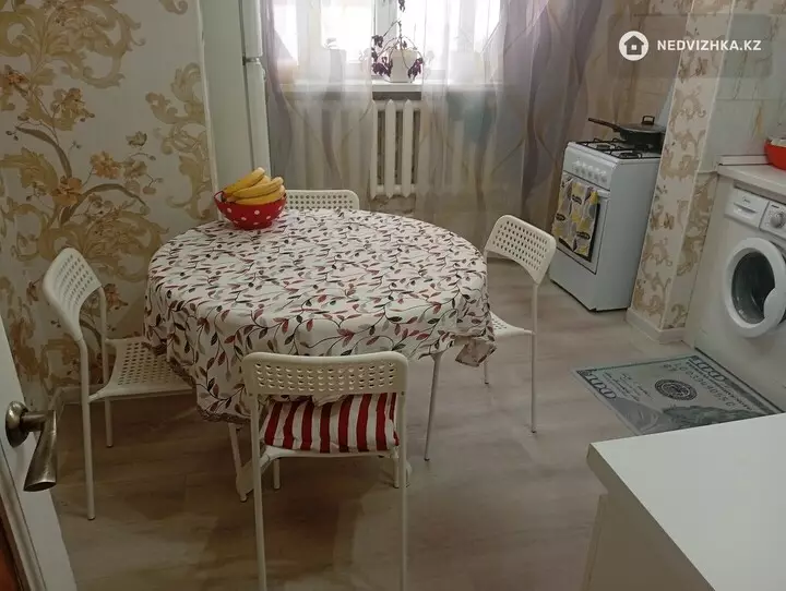 2-бөлмелі пәтер, қабат 8 барлық қабат саны 9, 60 м², На длительный срок, 3-фотосурет
