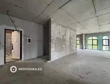 4-комнатная квартира, этаж 4 из 7, 140 м², миниатюра 10