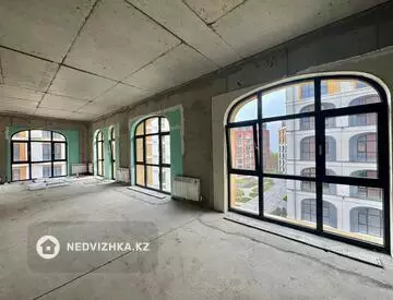 4-комнатная квартира, этаж 4 из 7, 140 м², миниатюра 5