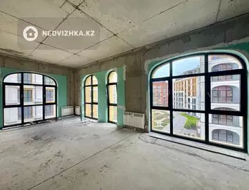 4-комнатная квартира, этаж 4 из 7, 140 м², миниатюра 2