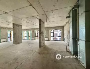 4-комнатная квартира, этаж 4 из 7, 140 м², миниатюра 9