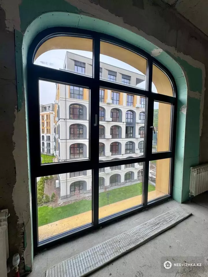 4-комнатная квартира, этаж 4 из 7, 140 м², фотография 3