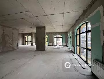 4-комнатная квартира, этаж 4 из 7, 140 м², миниатюра 8