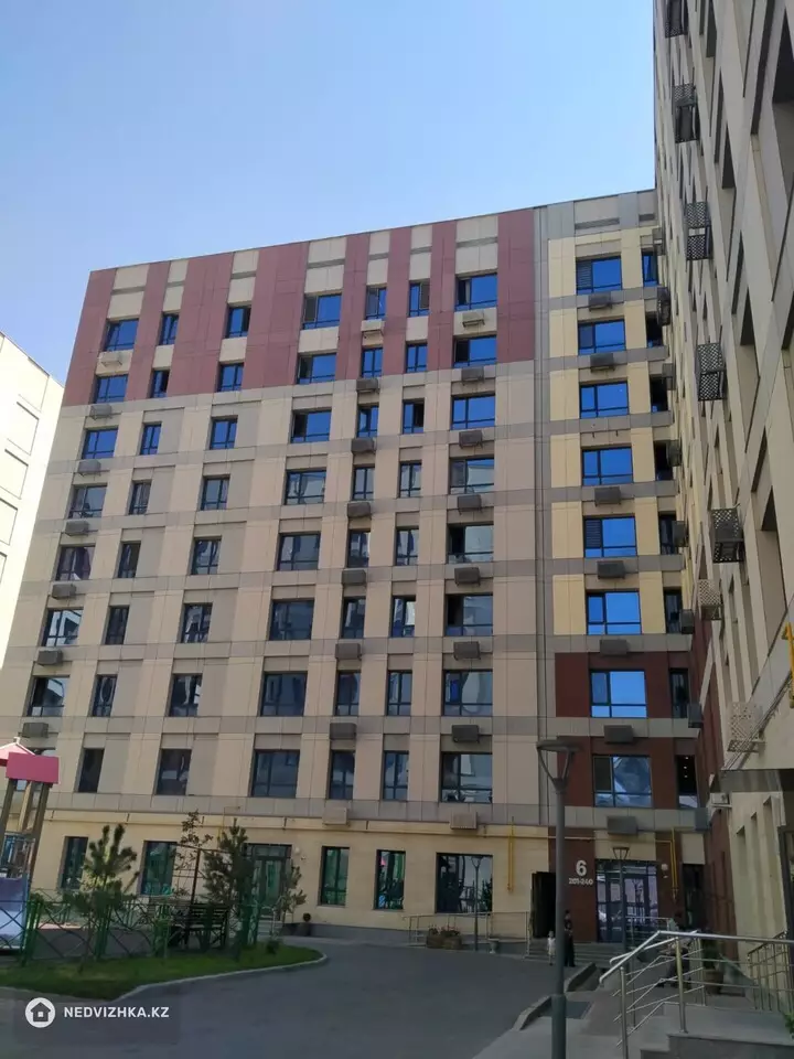 1-комнатная квартира, этаж 2 из 9, 51 м², фотография 2