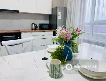 1-комнатная квартира, этаж 5 из 12, 48 м², Посуточно, миниатюра 10
