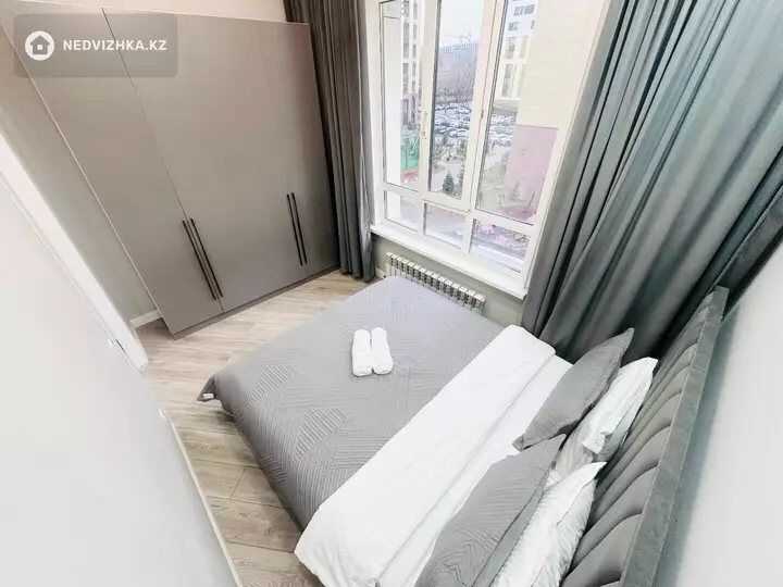 1-комнатная квартира, этаж 4 из 12, 46 м², Посуточно, фотография 2