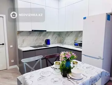 1-комнатная квартира, этаж 4 из 12, 46 м², Посуточно, миниатюра 6