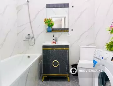 1-комнатная квартира, этаж 4 из 12, 46 м², Посуточно, миниатюра 9