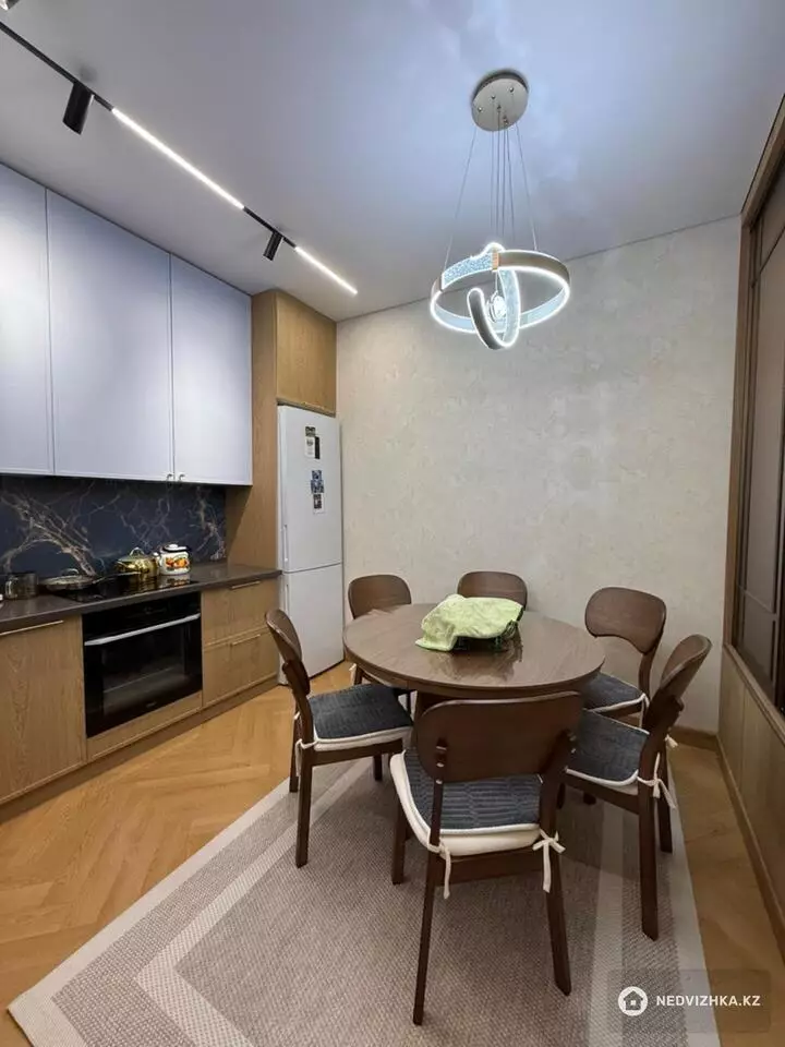 2-комнатная квартира, этаж 1 из 16, 72 м², фотография 3
