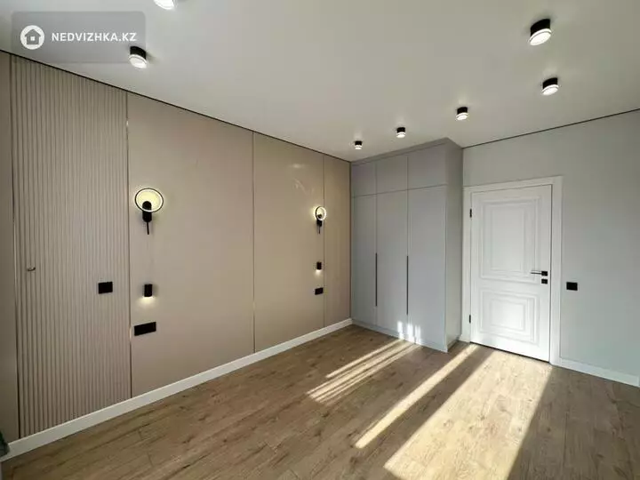 2-комнатная квартира, этаж 4 из 10, 68 м², фотография 4