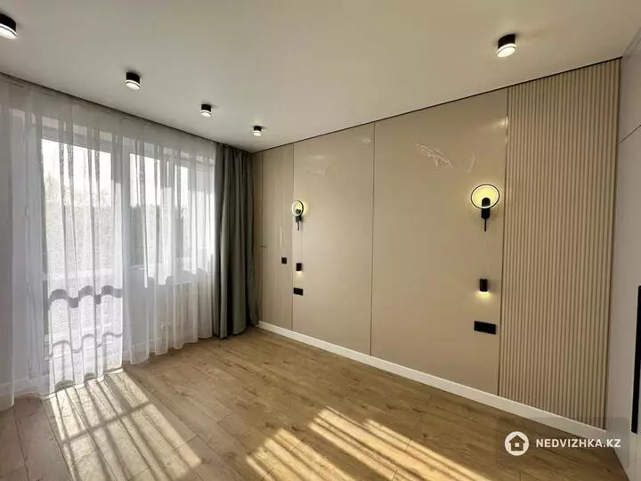 2-комнатная квартира, этаж 4 из 10, 68 м², фотография 5