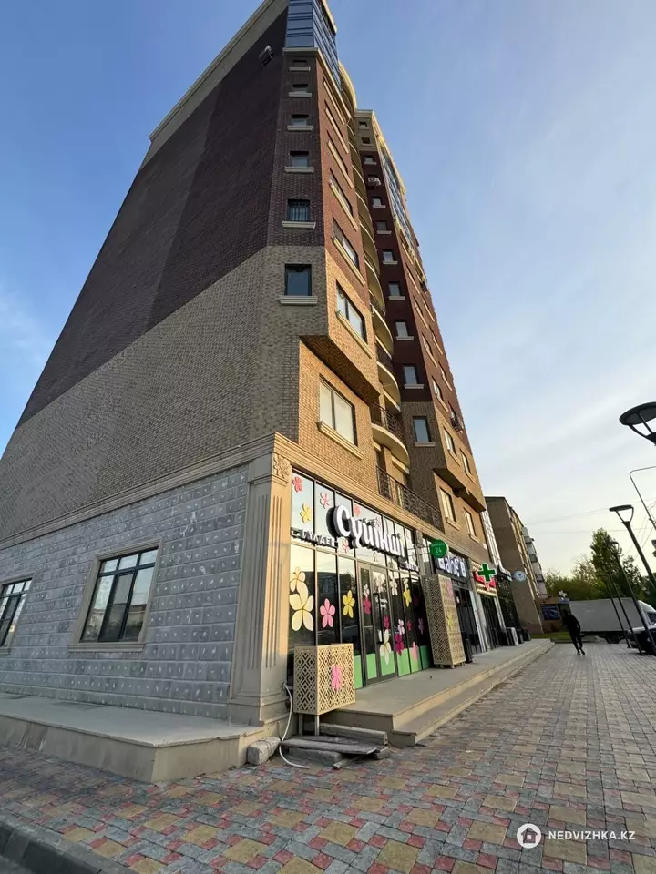 2-комнатная квартира, этаж 8 из 12, 92 м²