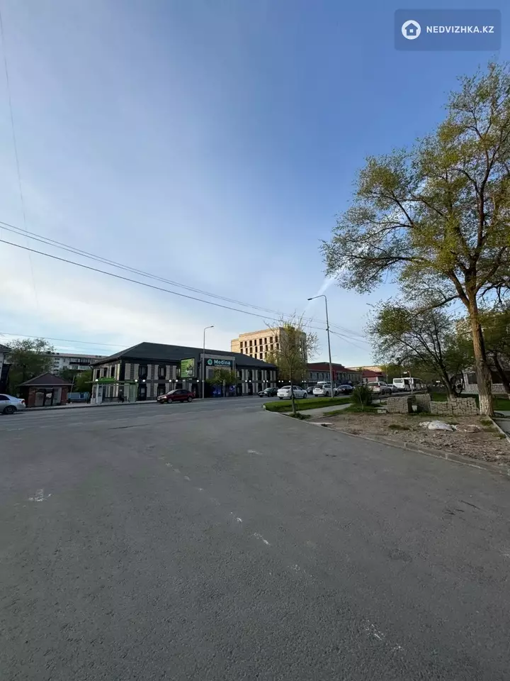 2-комнатная квартира, этаж 8 из 12, 92 м², фотография 2