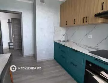 2-комнатная квартира, этаж 9 из 13, 62 м², На длительный срок