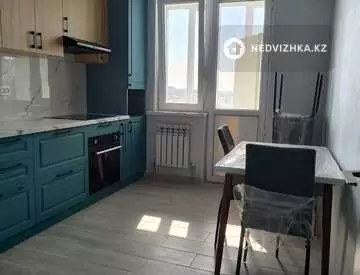 2-комнатная квартира, этаж 9 из 13, 62 м², На длительный срок