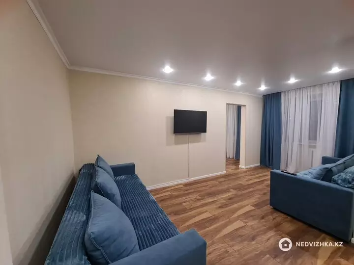 2-комнатная квартира, этаж 2 из 5, 40 м², Посуточно, фотография 5