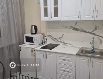 2-комнатная квартира, этаж 2 из 5, 40 м², Посуточно, миниатюра 11