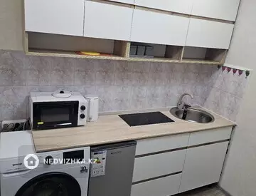 1-комнатная квартира, этаж 3 из 5, 35 м², Посуточно, миниатюра 8