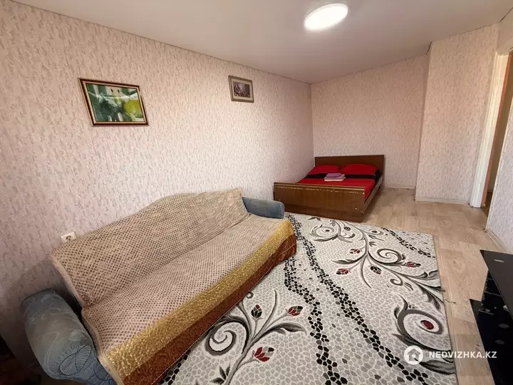 1-комнатная квартира, этаж 4 из 5, 30 м², Посуточно, фотография 2
