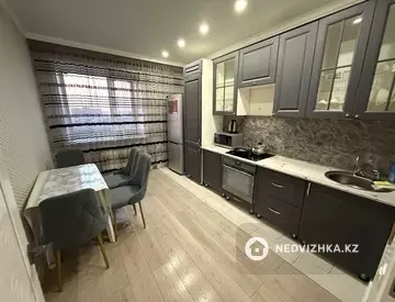 2-комнатная квартира, этаж 9 из 9, 63 м², Посуточно, миниатюра 8