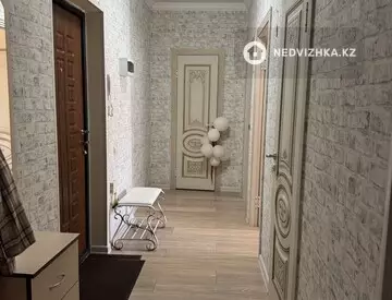 2-комнатная квартира, этаж 11 из 12, 60 м², На длительный срок, миниатюра 2