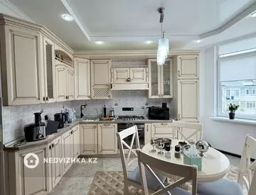 5-комнатная квартира, этаж 5 из 5, 165 м²