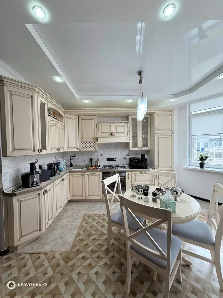 5-комнатная квартира, этаж 5 из 5, 165 м², фотография 5