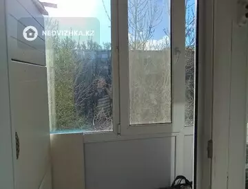 2-комнатная квартира, этаж 3 из 5, 45 м², миниатюра 9