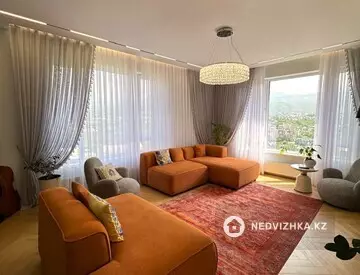 4-комнатная квартира, этаж 18 из 19, 160 м², На длительный срок
