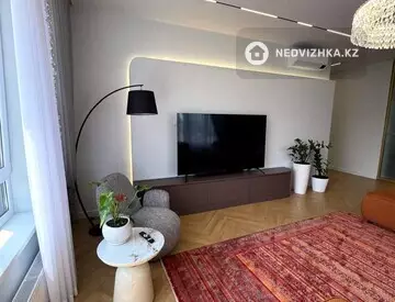 4-комнатная квартира, этаж 18 из 19, 160 м², На длительный срок