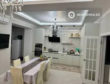 5-комнатная квартира, этаж 6 из 9, 163 м²