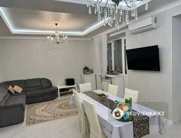 5-комнатная квартира, этаж 6 из 9, 163 м²