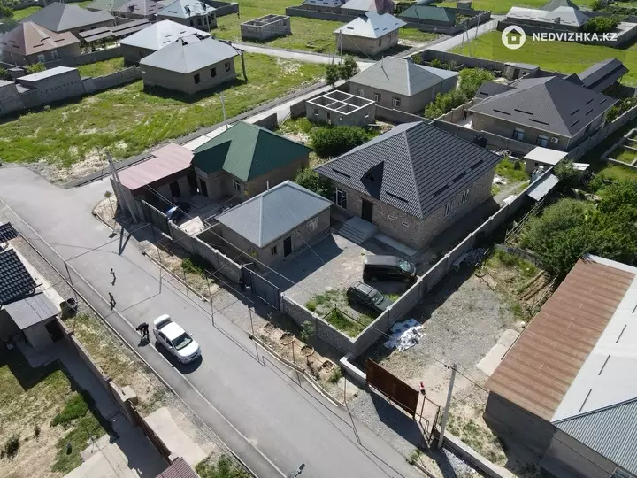 5-комнатный дом, 8 соток, 200 м², фотография 2