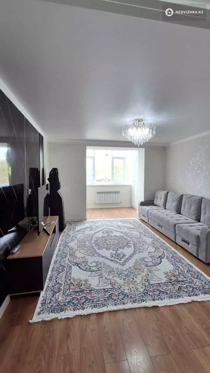 2-комнатная квартира, этаж 2 из 5, 81 м²