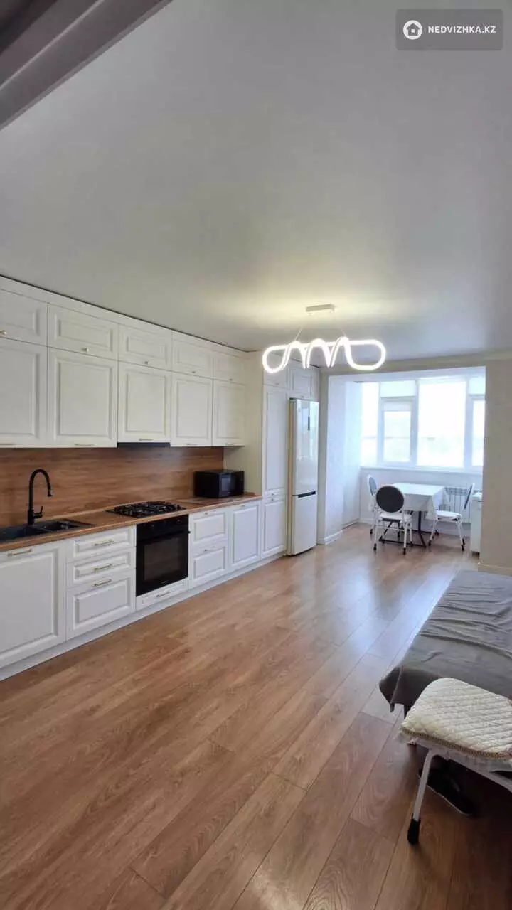 2-комнатная квартира, этаж 2 из 5, 81 м², фотография 3