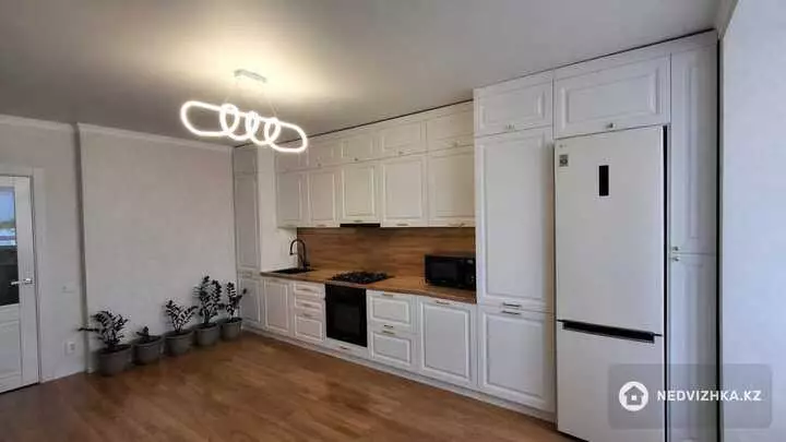 2-комнатная квартира, этаж 2 из 5, 81 м², фотография 5