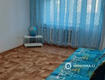 1-комнатная квартира, этаж 3 из 10, 37 м²