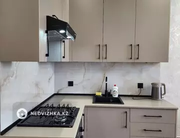 3-комнатная квартира, этаж 11 из 16, 70 м², Посуточно