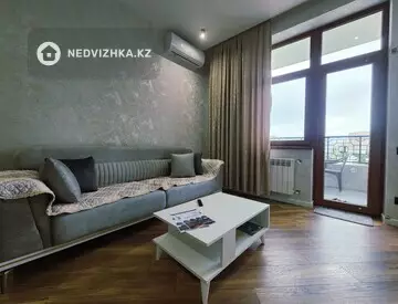 3-комнатная квартира, этаж 11 из 16, 70 м², Посуточно