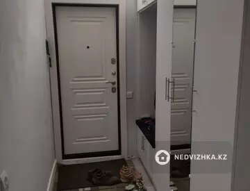 3-комнатная квартира, этаж 5 из 9, 70 м², миниатюра 1