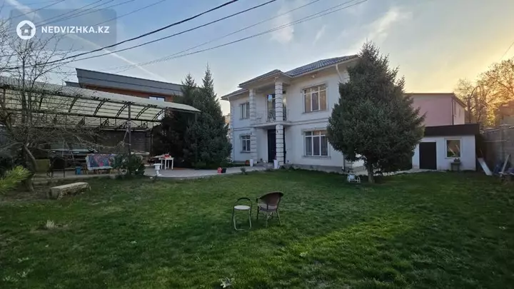5-комнатный дом, 7.5 соток, 240 м²